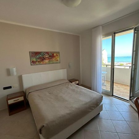 Bikini Hotel Вьесте Экстерьер фото